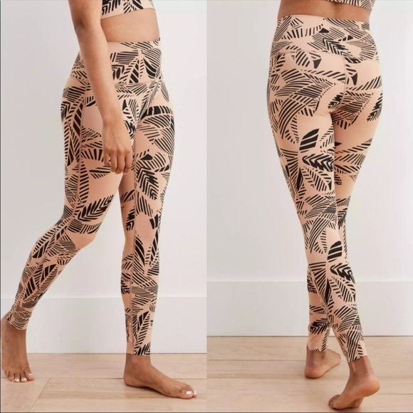 AE Aerie Printed Leggings High Rise 7/8 Leaves Medium Tropical Nude Tan Slimming - Picture 1 of 7